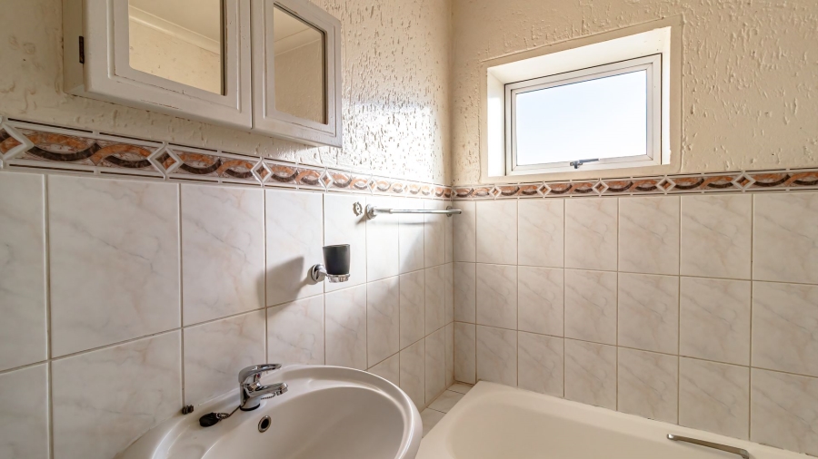 2 Bedroom Property for Sale in Winchester Hills Gauteng