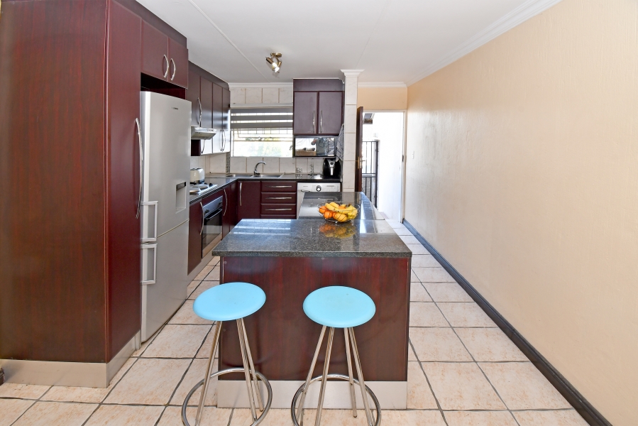 3 Bedroom Property for Sale in Vorna Valley Gauteng