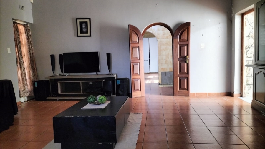 6 Bedroom Property for Sale in Wheatlands A H Gauteng