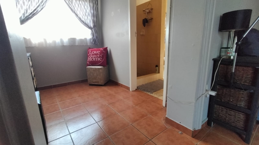 6 Bedroom Property for Sale in Wheatlands A H Gauteng