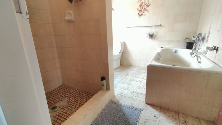 6 Bedroom Property for Sale in Wheatlands A H Gauteng