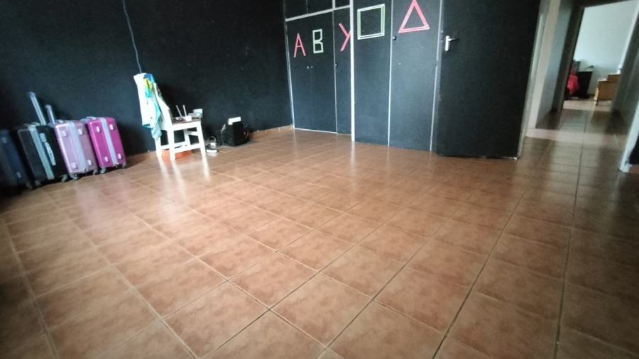 6 Bedroom Property for Sale in Wheatlands A H Gauteng