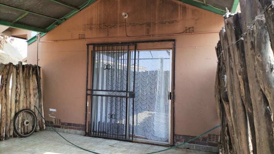 6 Bedroom Property for Sale in Wheatlands A H Gauteng