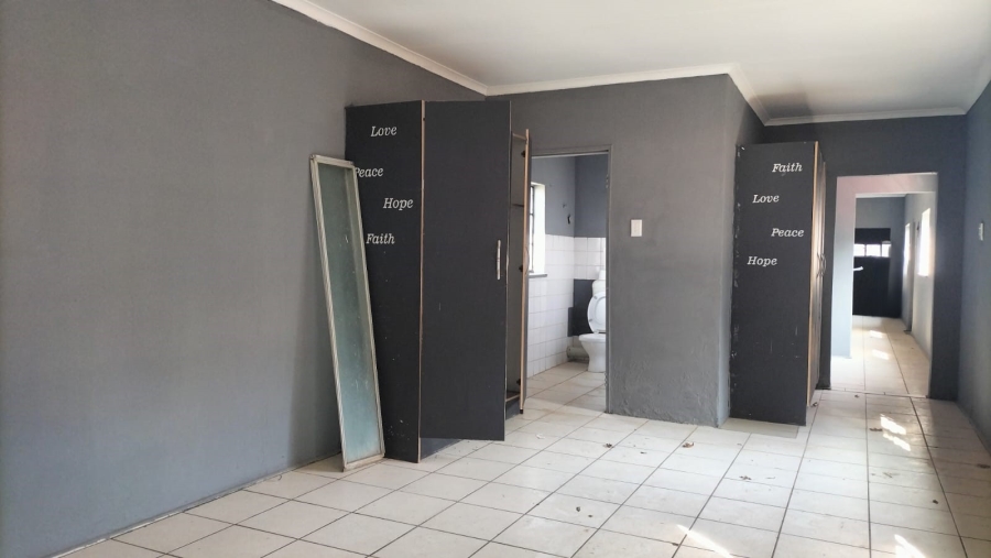 6 Bedroom Property for Sale in Wheatlands A H Gauteng