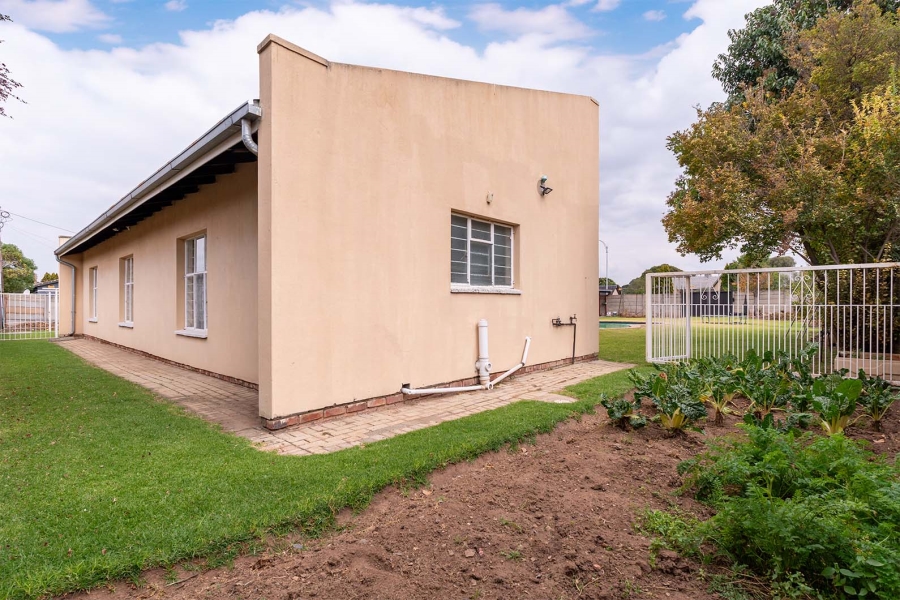 6 Bedroom Property for Sale in Selcourt Gauteng