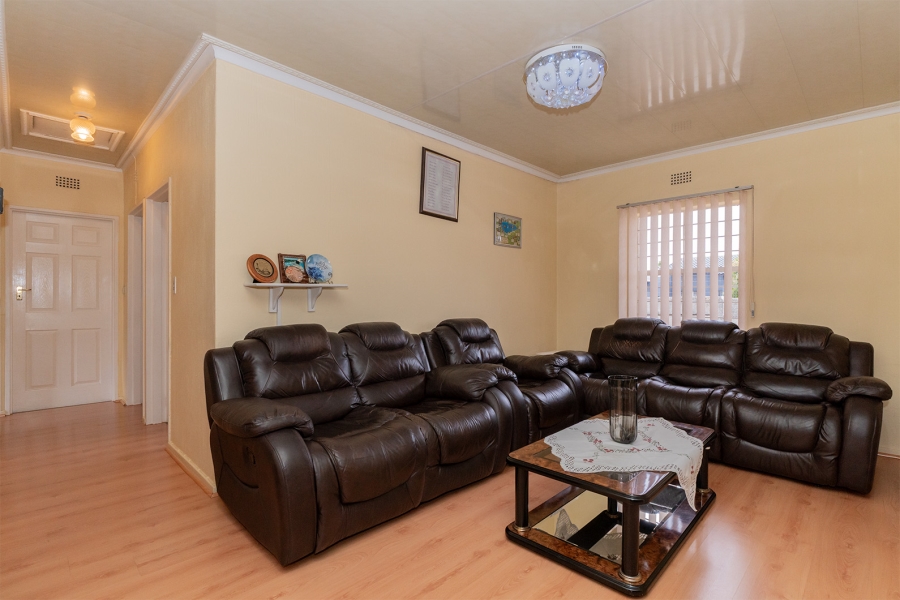 6 Bedroom Property for Sale in Selcourt Gauteng