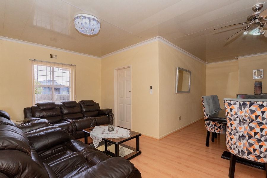 6 Bedroom Property for Sale in Selcourt Gauteng