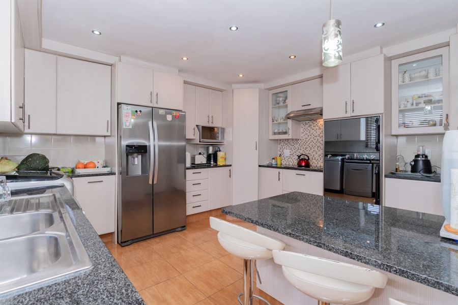 6 Bedroom Property for Sale in Selcourt Gauteng