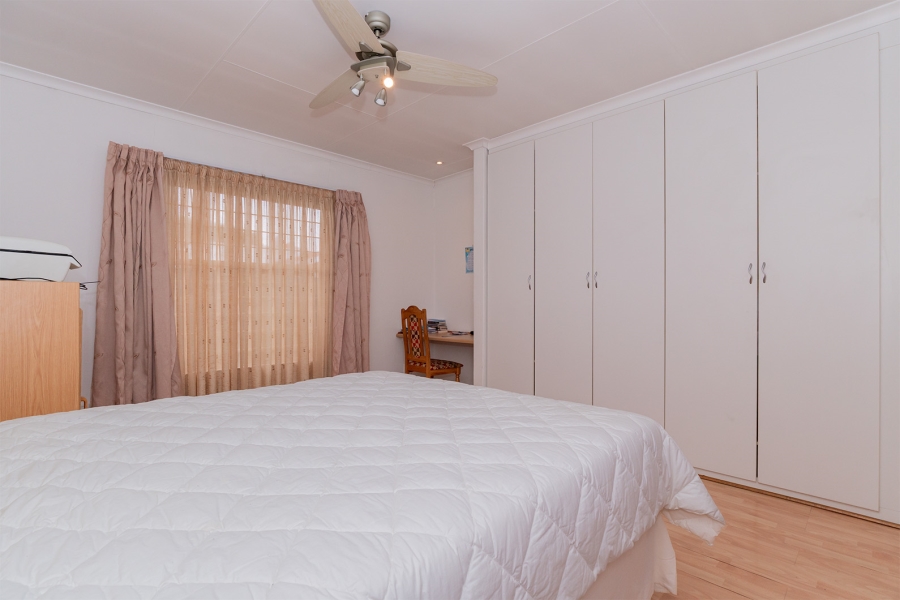 6 Bedroom Property for Sale in Selcourt Gauteng