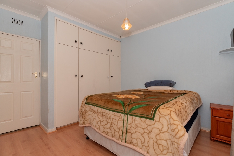 6 Bedroom Property for Sale in Selcourt Gauteng