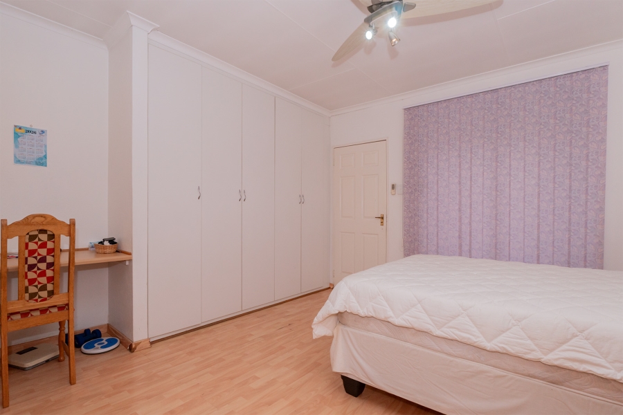 6 Bedroom Property for Sale in Selcourt Gauteng