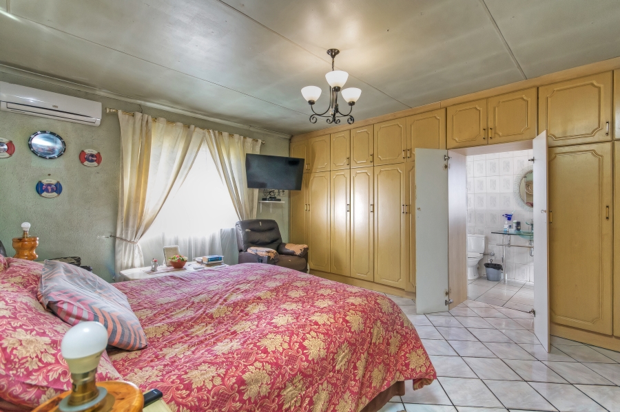 3 Bedroom Property for Sale in Lenasia South Gauteng