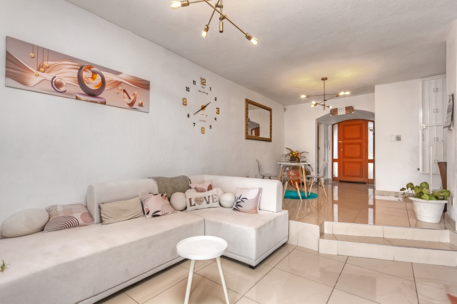 3 Bedroom Property for Sale in Mondeor Gauteng