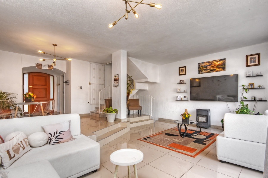 3 Bedroom Property for Sale in Mondeor Gauteng