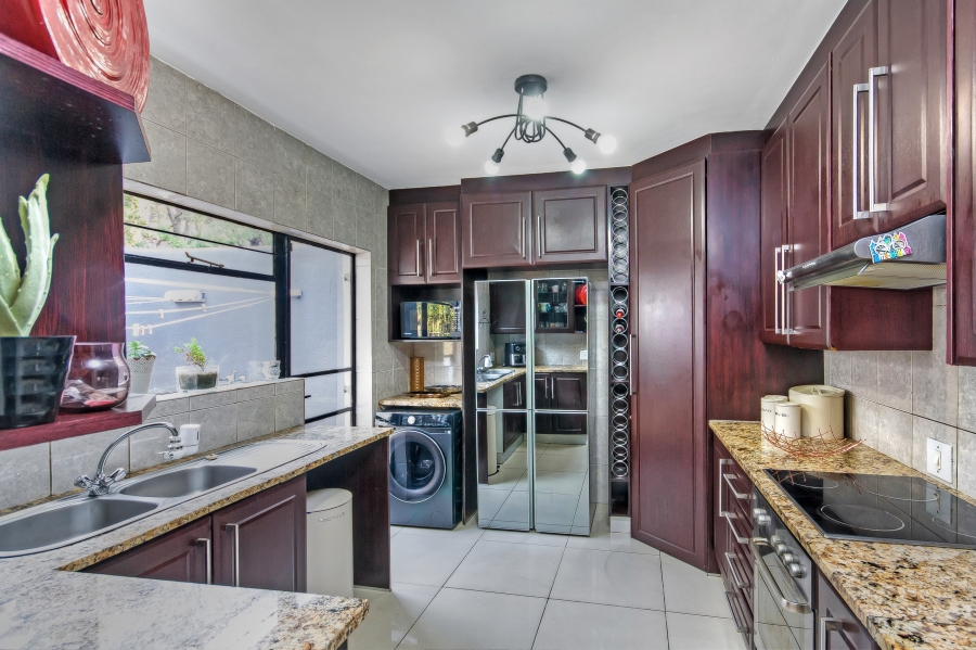 3 Bedroom Property for Sale in Mondeor Gauteng
