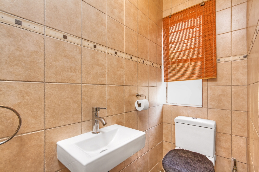 3 Bedroom Property for Sale in Mondeor Gauteng