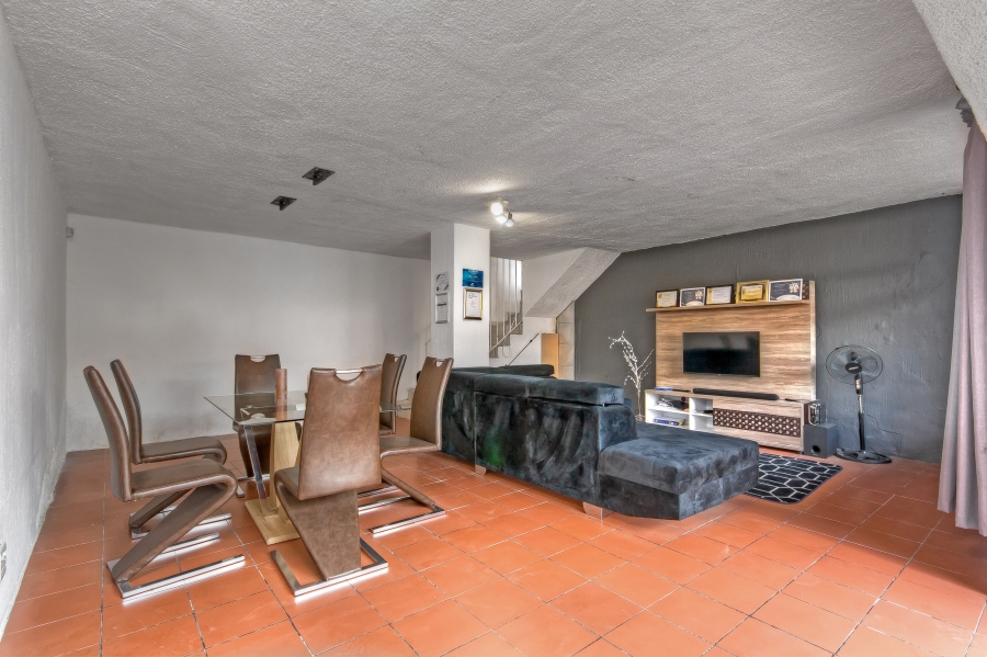 3 Bedroom Property for Sale in Mondeor Gauteng