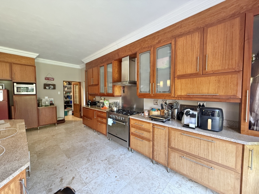 6 Bedroom Property for Sale in Olympus AH Gauteng