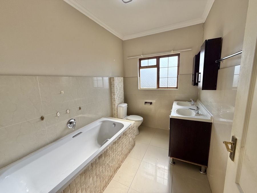 6 Bedroom Property for Sale in Olympus AH Gauteng