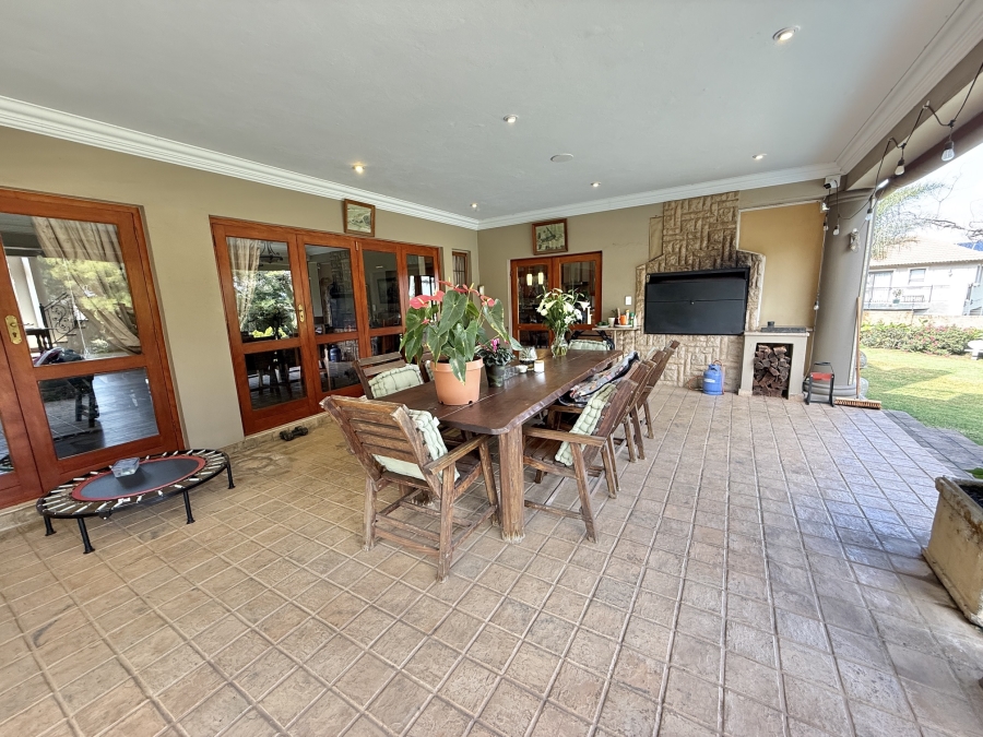 6 Bedroom Property for Sale in Olympus AH Gauteng