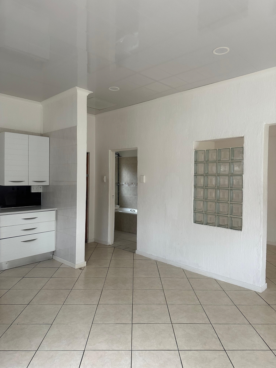 To Let 2 Bedroom Property for Rent in Sundowner Gauteng