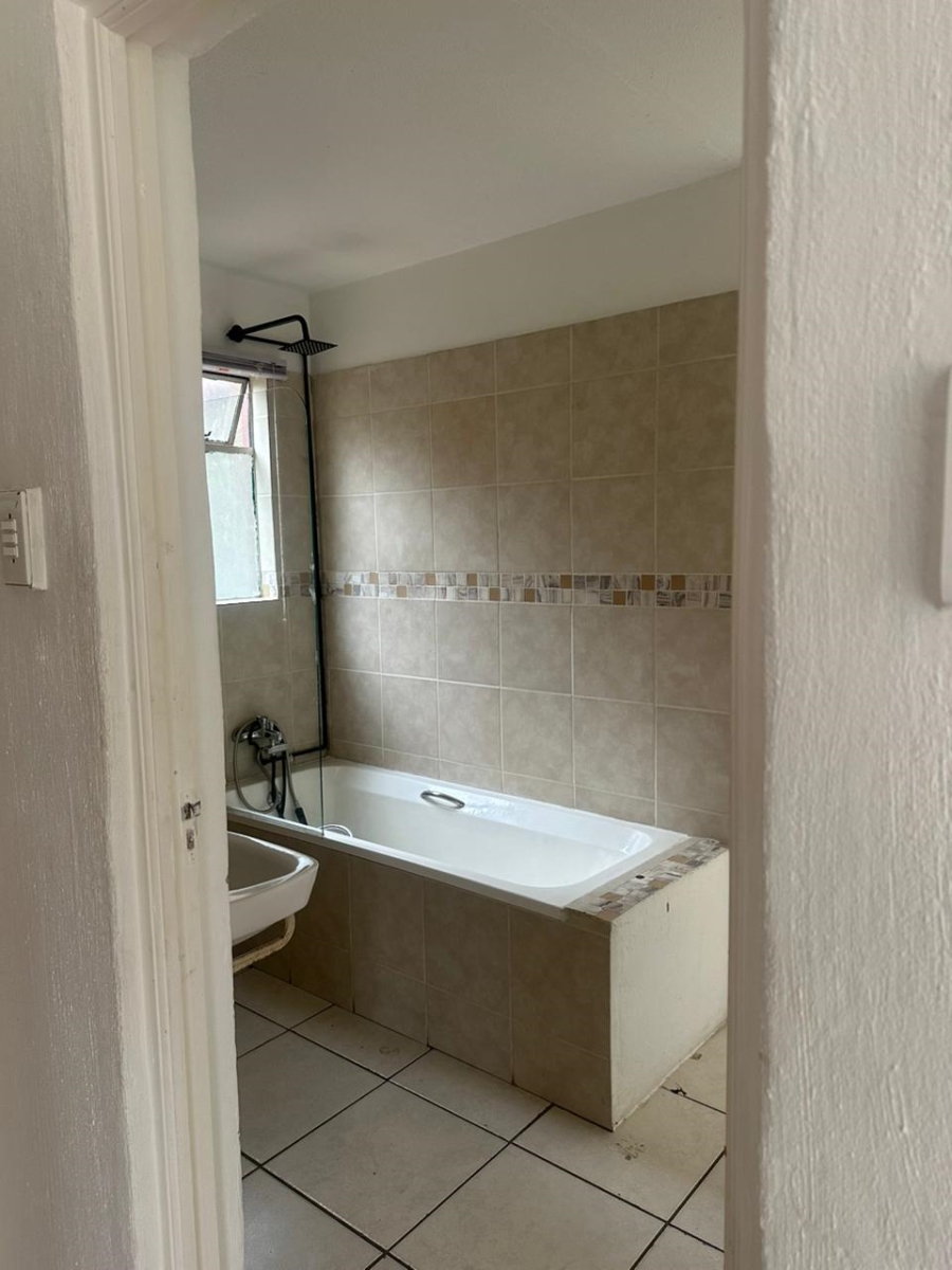 To Let 2 Bedroom Property for Rent in Sundowner Gauteng