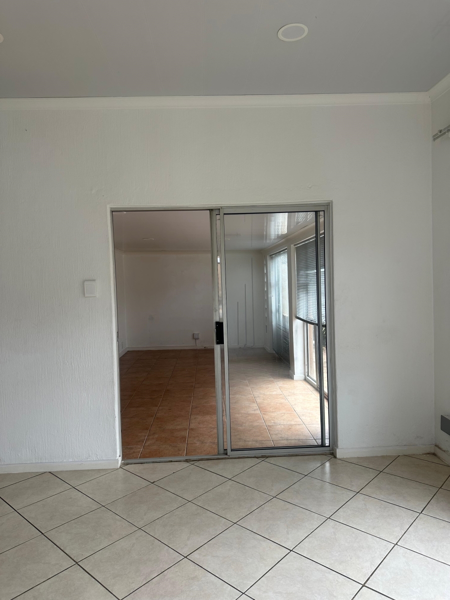 To Let 2 Bedroom Property for Rent in Sundowner Gauteng