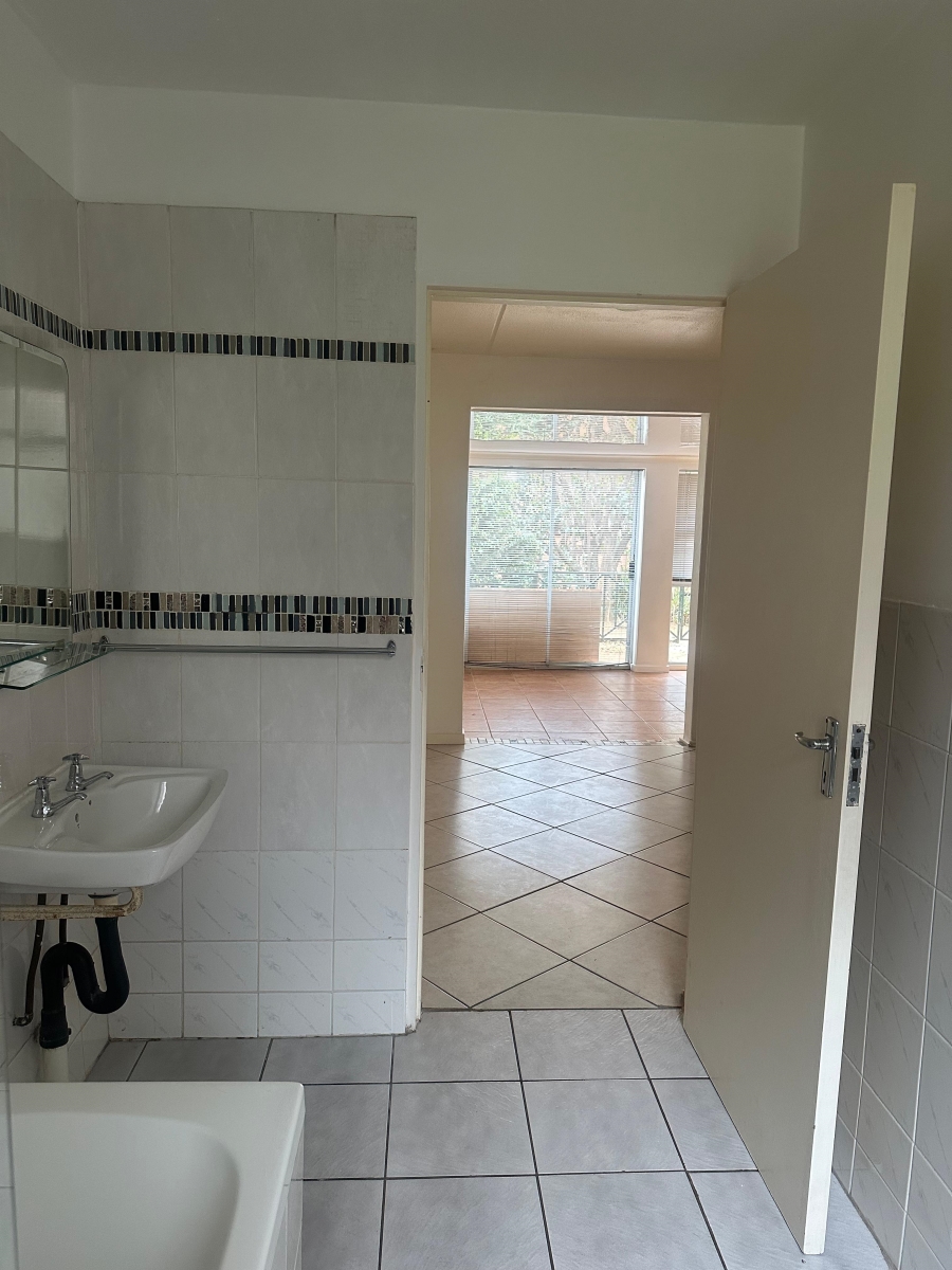 To Let 2 Bedroom Property for Rent in Sundowner Gauteng