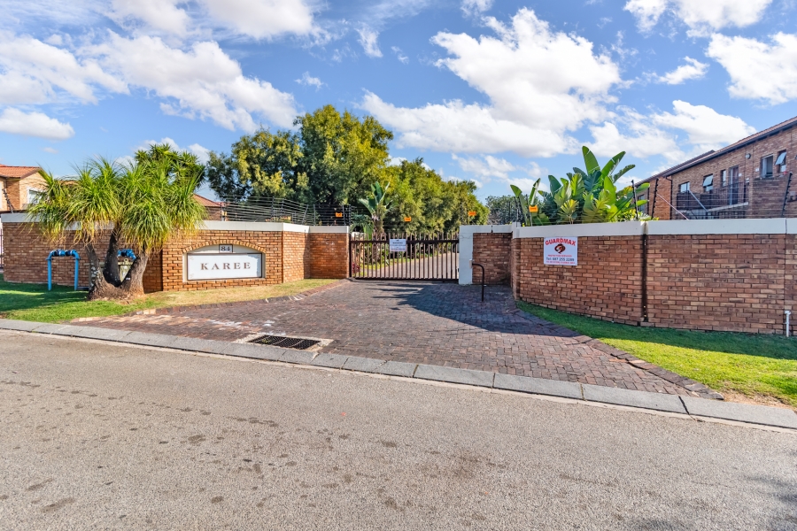 2 Bedroom Property for Sale in Willowbrook Gauteng