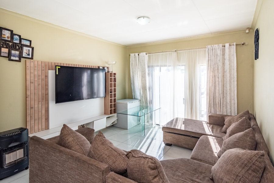 2 Bedroom Property for Sale in Willowbrook Gauteng