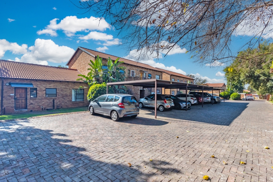 2 Bedroom Property for Sale in Willowbrook Gauteng