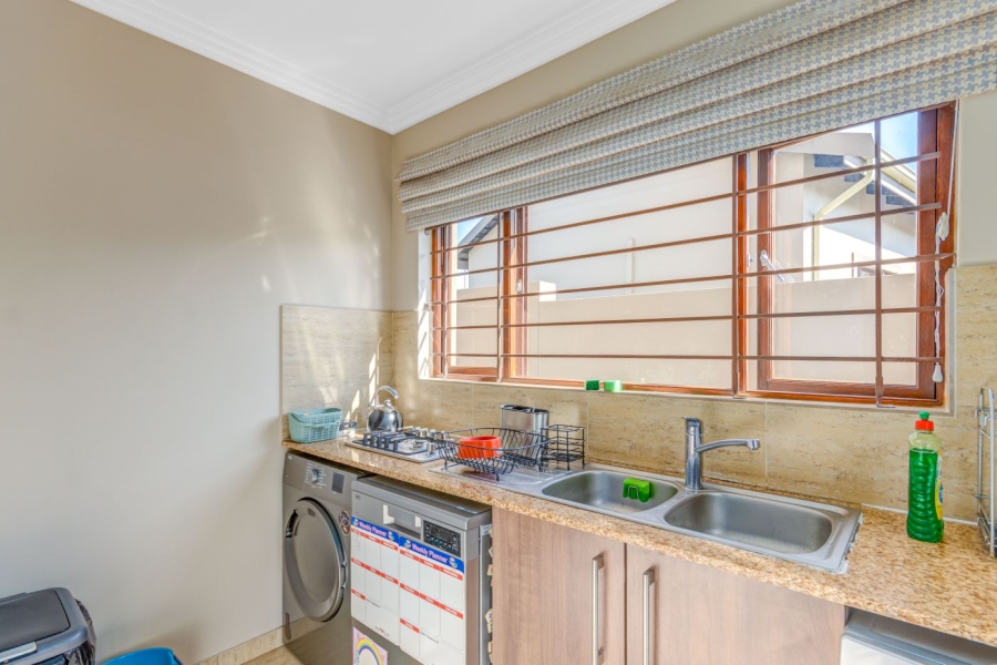 5 Bedroom Property for Sale in Sunninghill Gauteng