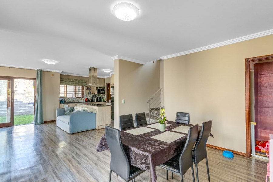 5 Bedroom Property for Sale in Sunninghill Gauteng