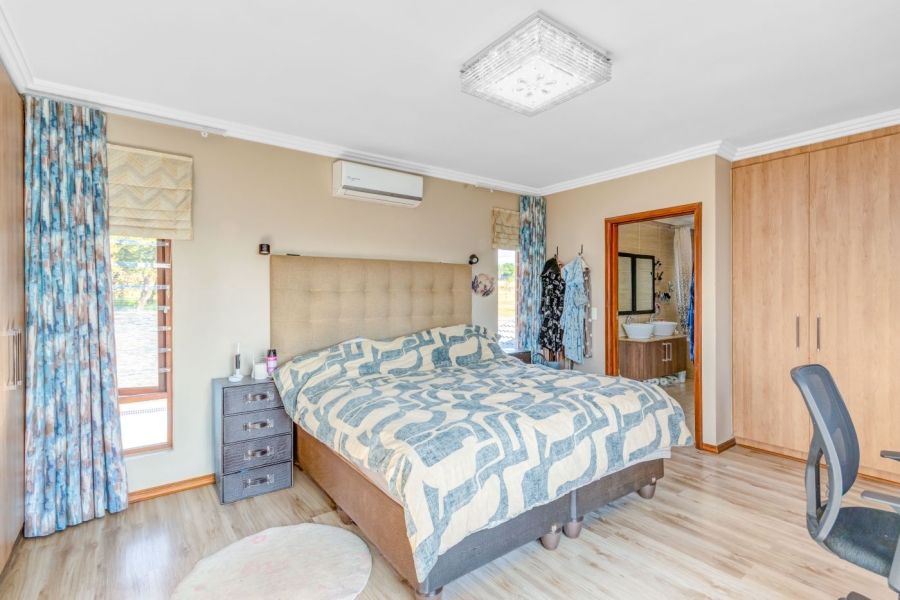5 Bedroom Property for Sale in Sunninghill Gauteng