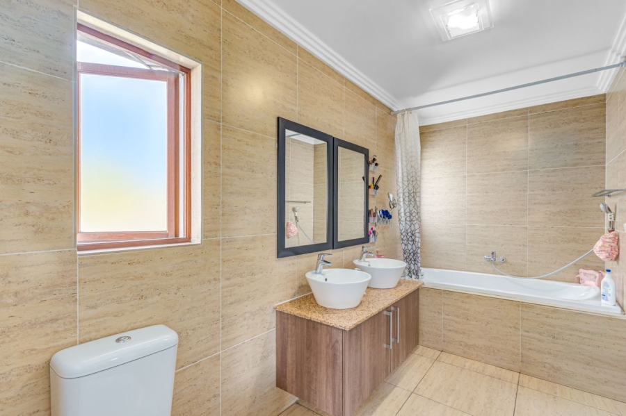 5 Bedroom Property for Sale in Sunninghill Gauteng