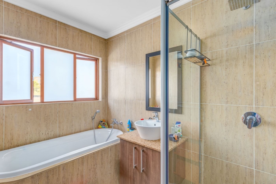 5 Bedroom Property for Sale in Sunninghill Gauteng