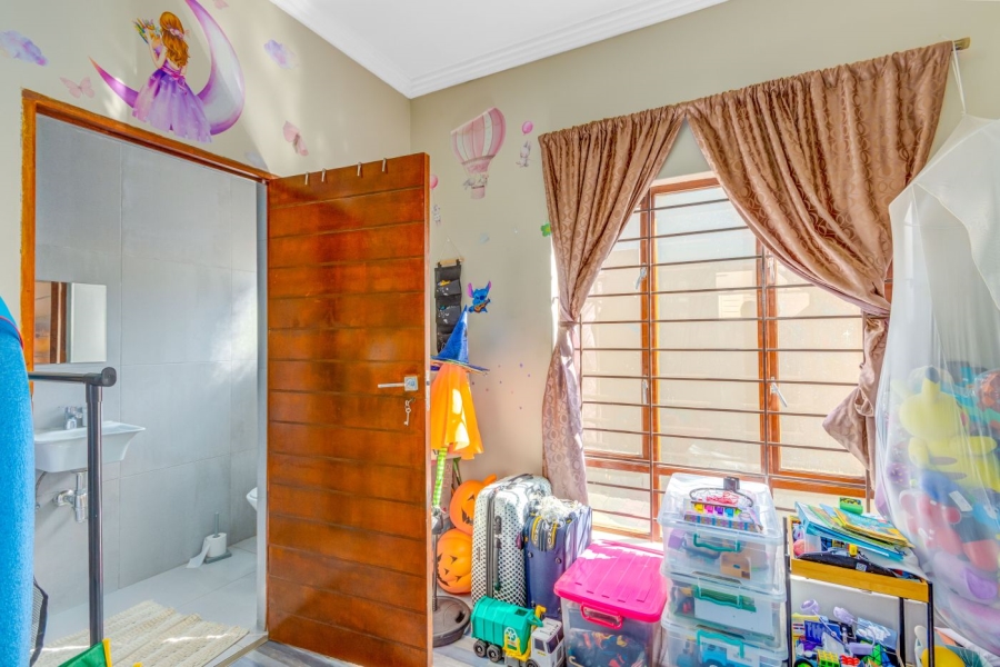 5 Bedroom Property for Sale in Sunninghill Gauteng