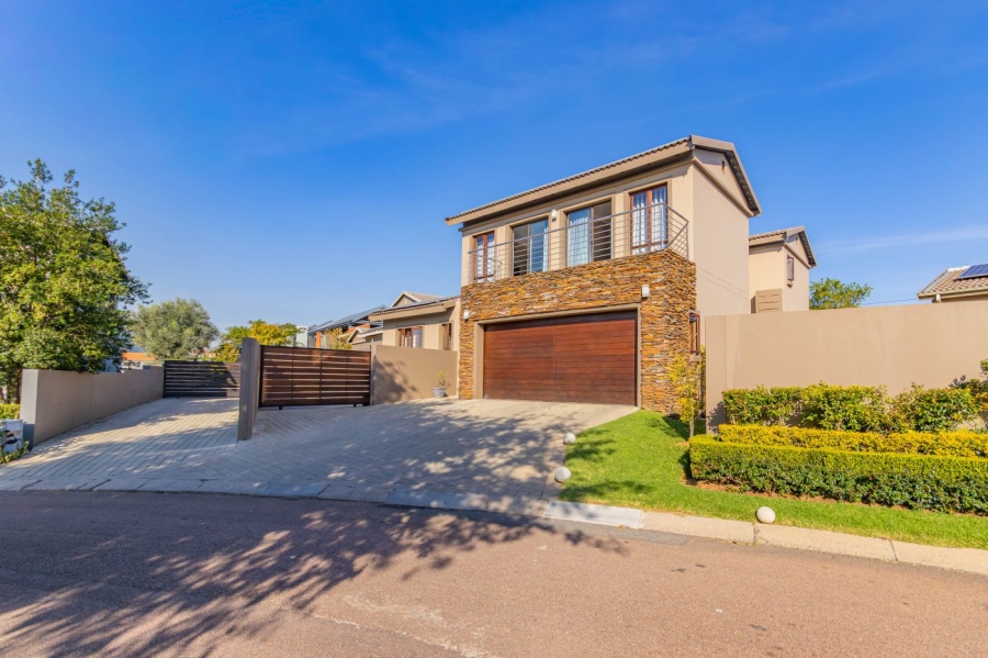 5 Bedroom Property for Sale in Sunninghill Gauteng
