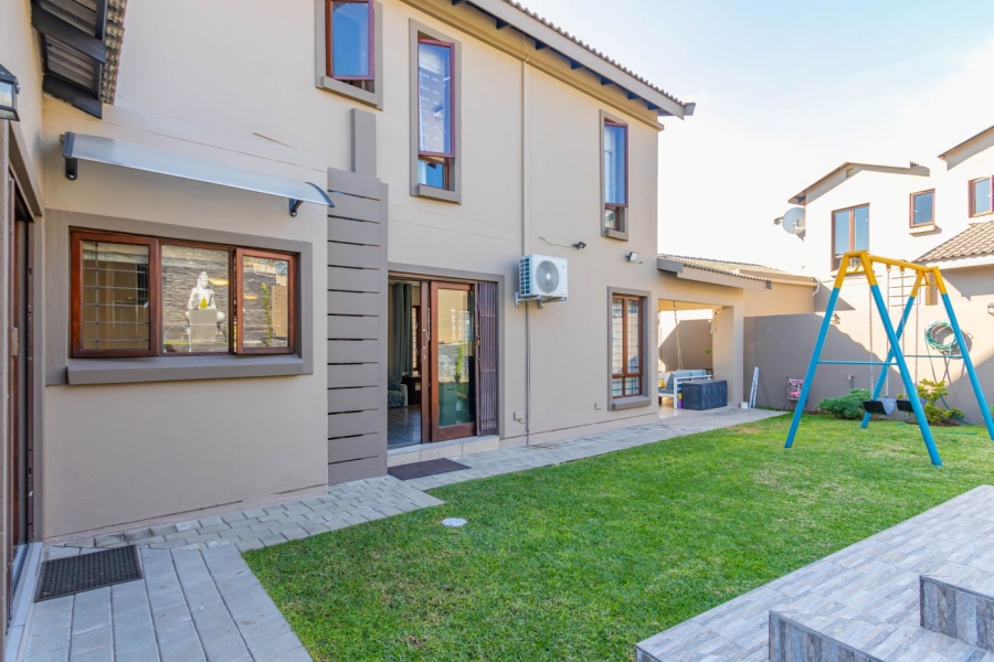 5 Bedroom Property for Sale in Sunninghill Gauteng