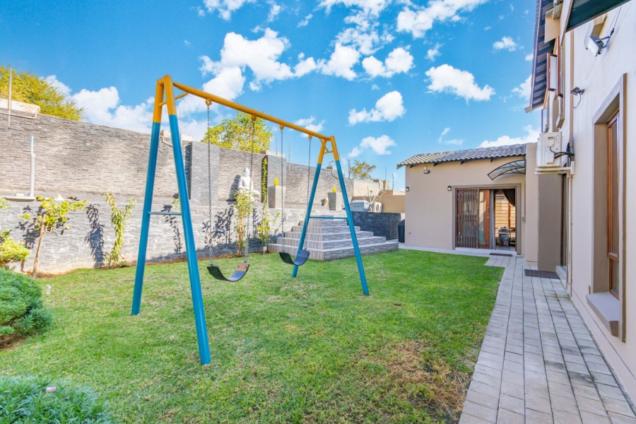 5 Bedroom Property for Sale in Sunninghill Gauteng