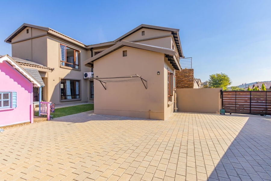 5 Bedroom Property for Sale in Sunninghill Gauteng
