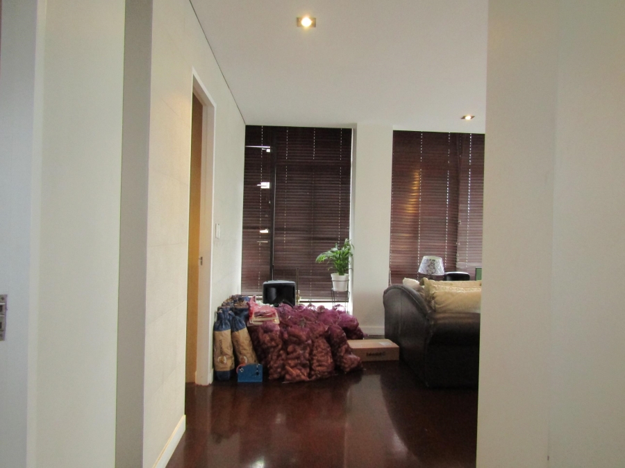 To Let 1 Bedroom Property for Rent in Newtown Gauteng