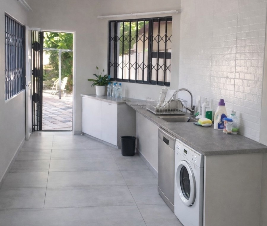 11 Bedroom Property for Sale in Lakefield Gauteng