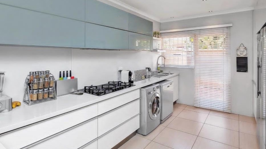 2 Bedroom Property for Sale in Woodmead Gauteng
