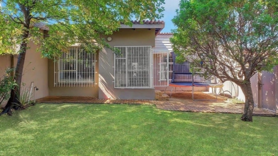 2 Bedroom Property for Sale in Woodmead Gauteng