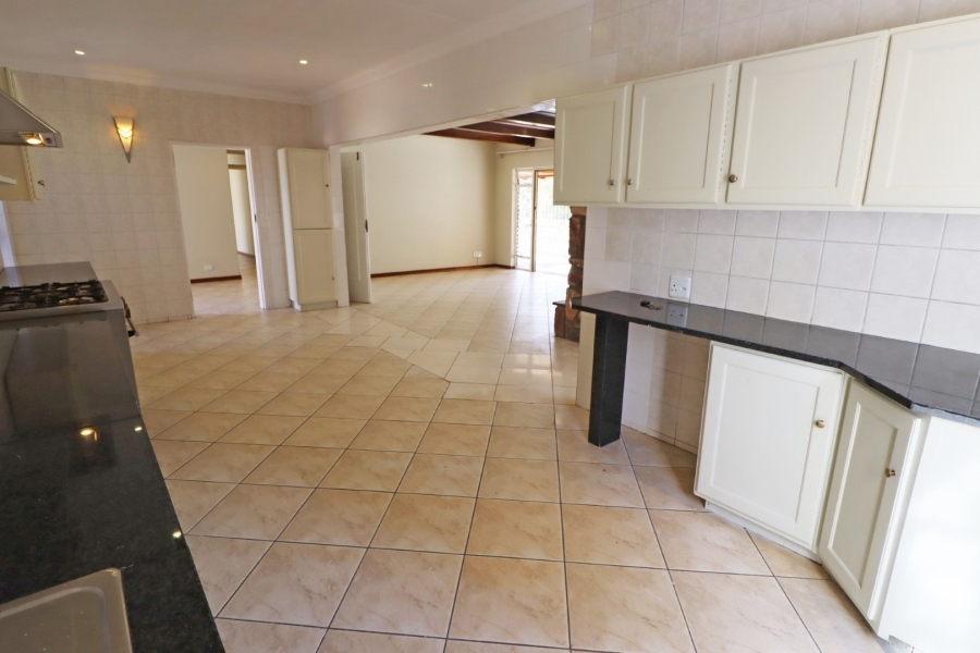 To Let 4 Bedroom Property for Rent in Bryanston West Gauteng