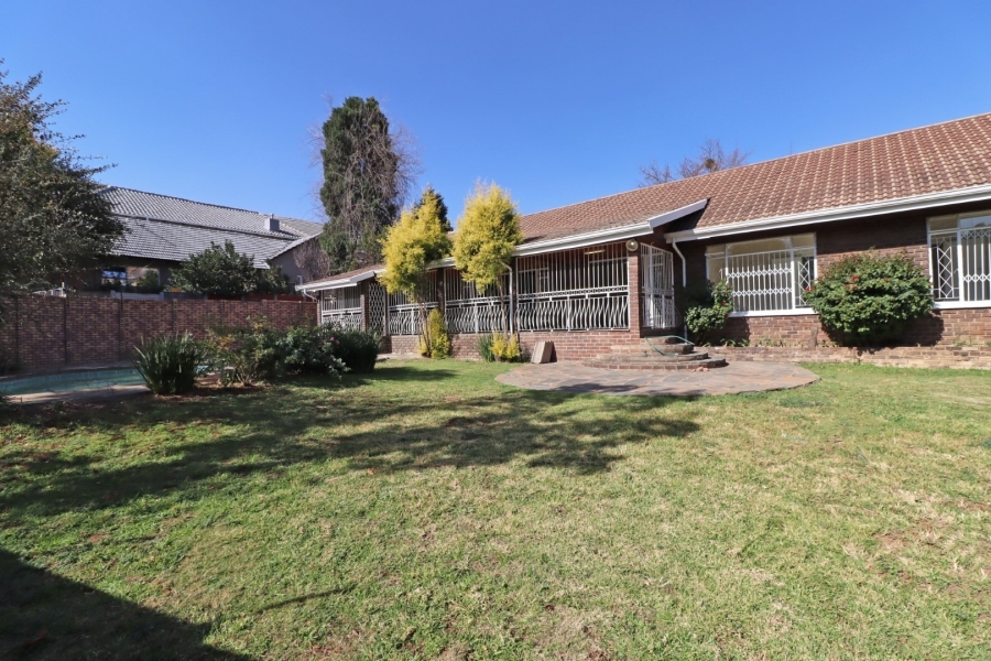 To Let 4 Bedroom Property for Rent in Bryanston West Gauteng