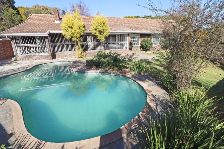 To Let 4 Bedroom Property for Rent in Bryanston West Gauteng