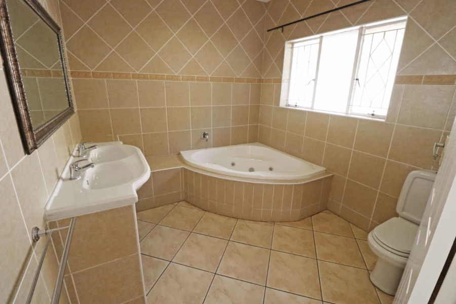 To Let 4 Bedroom Property for Rent in Bryanston West Gauteng