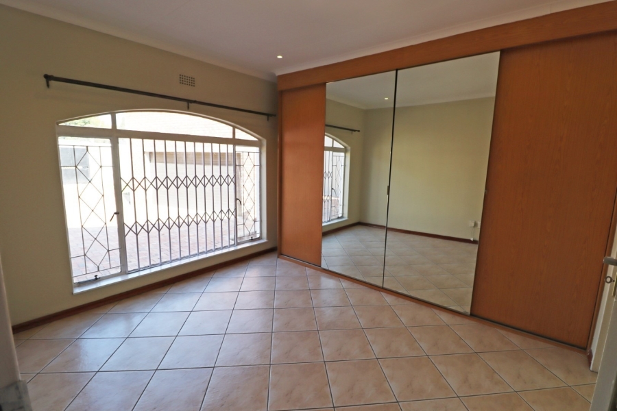 To Let 4 Bedroom Property for Rent in Bryanston West Gauteng